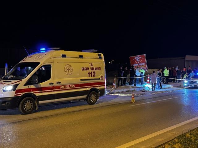 Adana da belediye otob&uuml;s&uuml;yle &ccedil;arpışan motosikletin s&uuml;r&uuml;c&uuml;s&uuml; &ouml;ld&uuml; 1