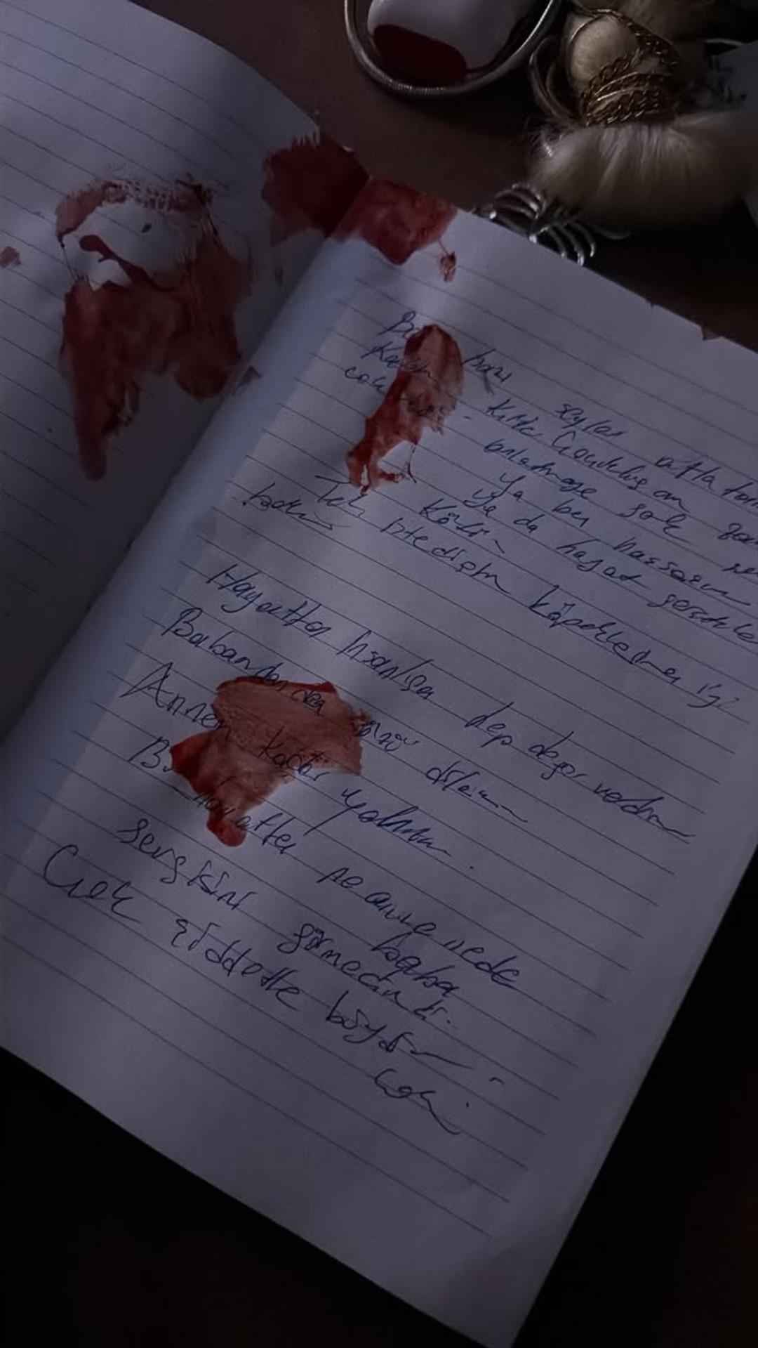 İşte Benim Stilim yarışmacısı Ayşeg&uuml;l Eraslan evinde &ouml;l&uuml; bulundu! Kanlı not dikkat &ccedil;ekti 4