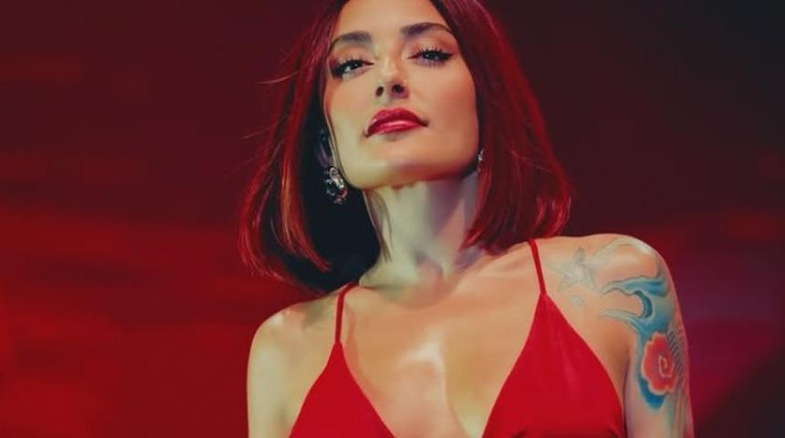 Melek Mosso'nun Zanzibar tatili ortalığı kasıp kavurdu! Yorum yağdı