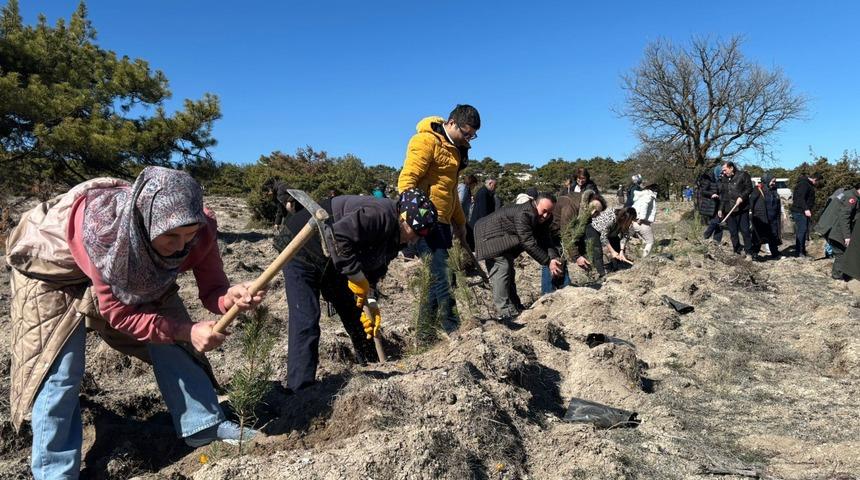 'Hep Birlikte Geleceğe Nefes' sloganıyla fidanlar toprakla buluştu