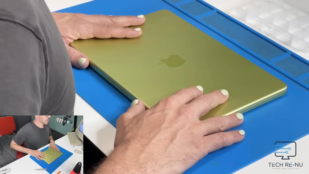 599 dolarlık MacBook Neo par&ccedil;alarına ayrıldı: Apple dan tasarım s&uuml;rprizi! 1