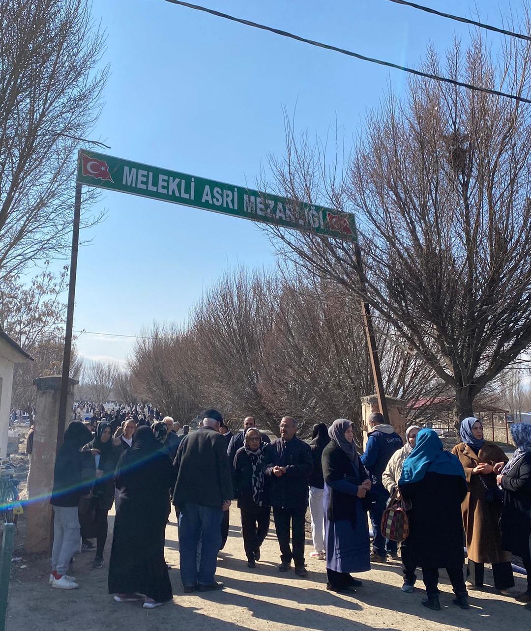 Iğdır da asırlardır s&uuml;rd&uuml;r&uuml;len gelenek: &Ouml;l&uuml;ler bayramı 1