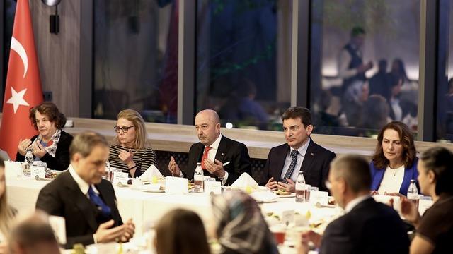 OYAK yönetimi, şehit aileleriyle iftar programında bir araya geldi