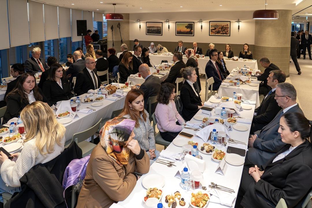 OYAK y&ouml;netimi, şehit aileleriyle iftar programında bir araya geldi 4