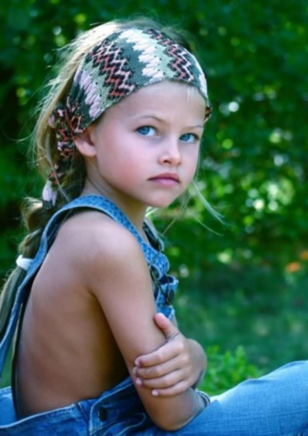 D&uuml;nyanın en g&uuml;zel kızı Thylane Blondeau evleniyor! Y&uuml;z&uuml;ğ&uuml;n&uuml;n değeri dudak u&ccedil;uklattı 1