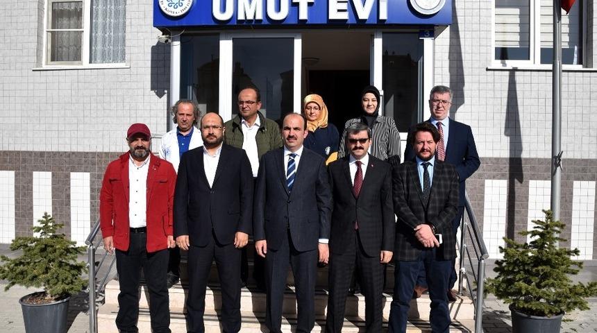 Sel&ccedil;uklu&rsquo;da "umut evi" &ouml;rnek oluyor