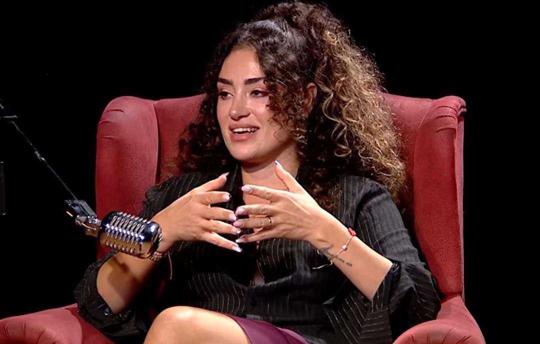 İbrahim Tatlıses kızı Dilan &Ccedil;ıtak tan şikayet&ccedil;i oldu!  Kumanda fırlattı  iddiası g&uuml;ndemde!  Evde y&uuml;zlerce kamera var   2