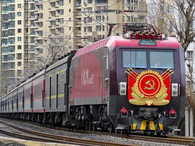 Tam 22 saat 14 dakika s&uuml;r&uuml;yor! 6 yıl sonra yeniden raylarda