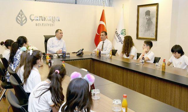 Minik gazetecilerden Taşdelen’e sorular