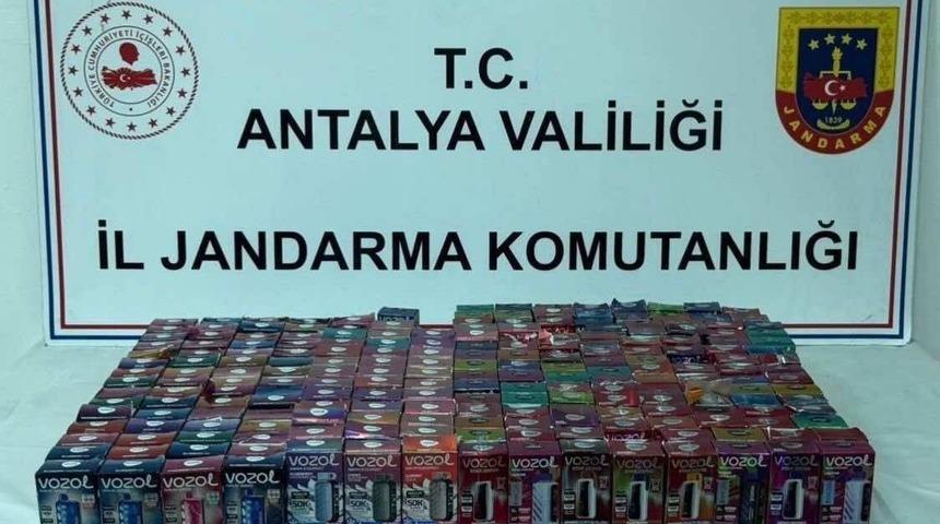 D&ouml;şemealtı&rsquo;nda 314 adet ka&ccedil;ak elektronik sigara ele ge&ccedil;irildi