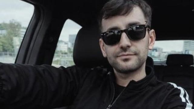 Bariyerlere çarpan motosiklet sürücüsü öldü!