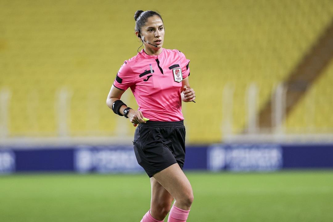 S&uuml;per Lig de 22 yıl sonra ilk! Asen Albayrak orta hakem olarak g&ouml;rev alıyor 1