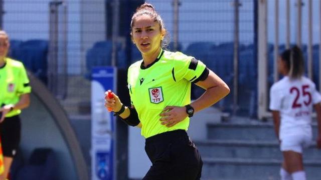 Süper Lig'de 22 yıl sonra ilk! Asen Albayrak orta hakem olarak görev alıyor