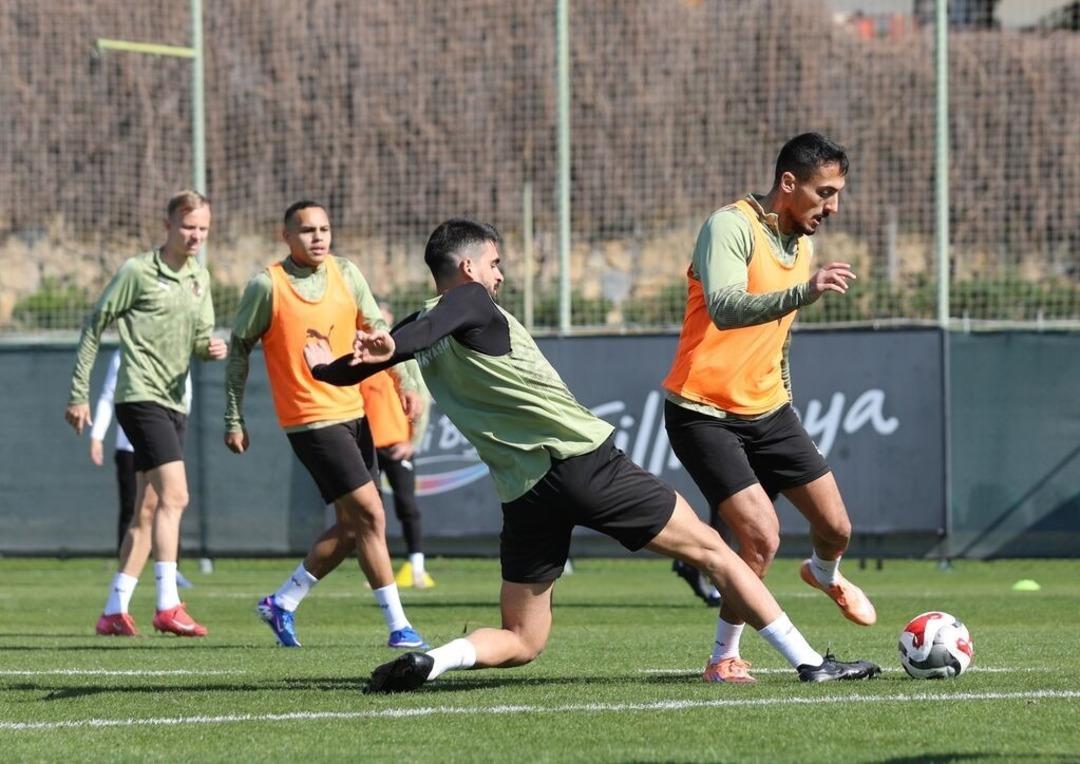 Corendon Alanyaspor, G&ouml;ztepe ma&ccedil;ı hazırlıklarını tamamladı 1