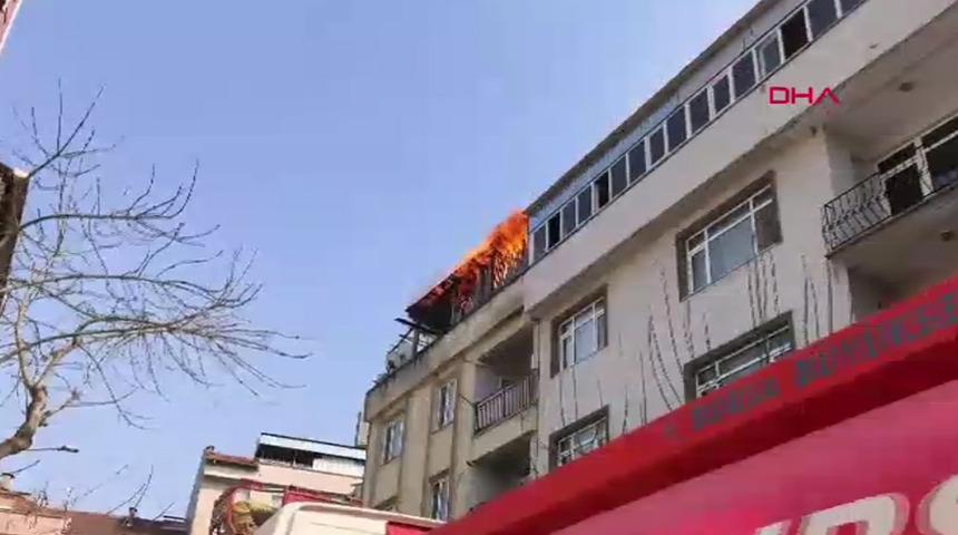 Bursa'da teras katta yangın