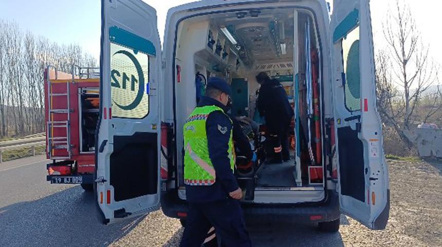 &Ccedil;orum'da trafik kazası! 1 kişi yaralandı