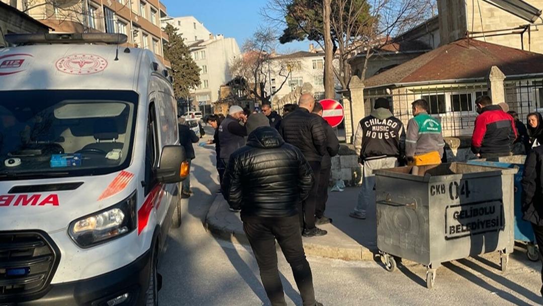 &Ccedil;anakkale&rsquo;de bı&ccedil;aklı kavga: 2&rsquo;si ağır 3 yaralı 1