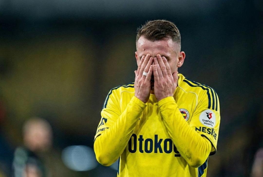 Karag&uuml;mr&uuml;k yenilgisi sonrası Kerem Akt&uuml;rkoğlu ndan olay hareket! 1