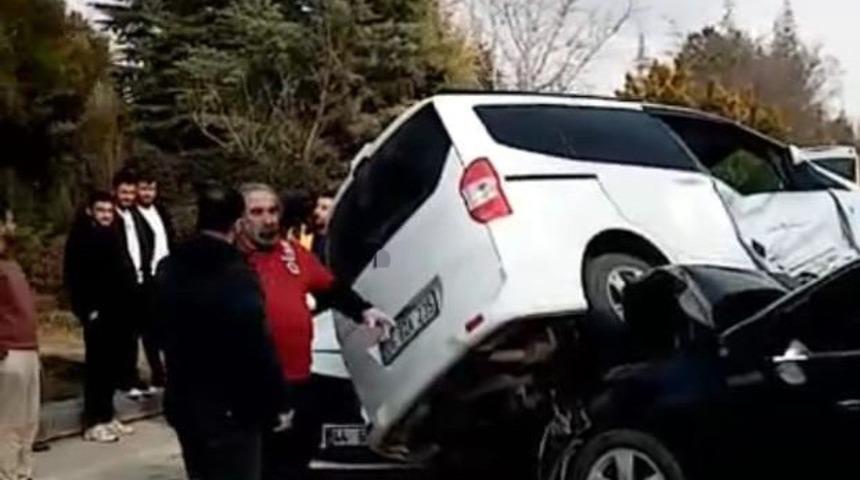 Malatya'da meydana gelen zincirleme kazada 3 kişi yaralandı