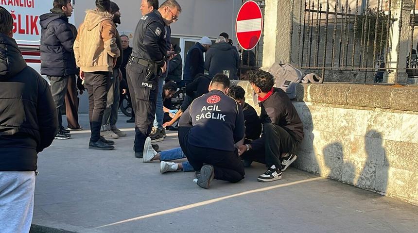 &Ccedil;anakkale&rsquo;de bı&ccedil;aklı kavga! Yaralılar var