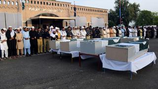 Pakistan'da polis aracının yakınında meydana gelen patlamada 7 polis öldü