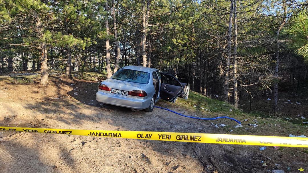 Ankara&rsquo;da park halindeki ara&ccedil;ta sır &ouml;l&uuml;m! Şoke eden detay: Egzoza hortum bağlamış! 1