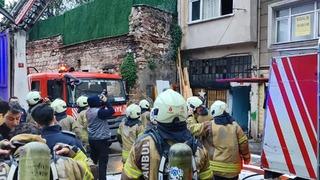 SON DAKİKA | Fatih'te yangın paniği! Bir can kaybı, biri ağır 5 yaralı