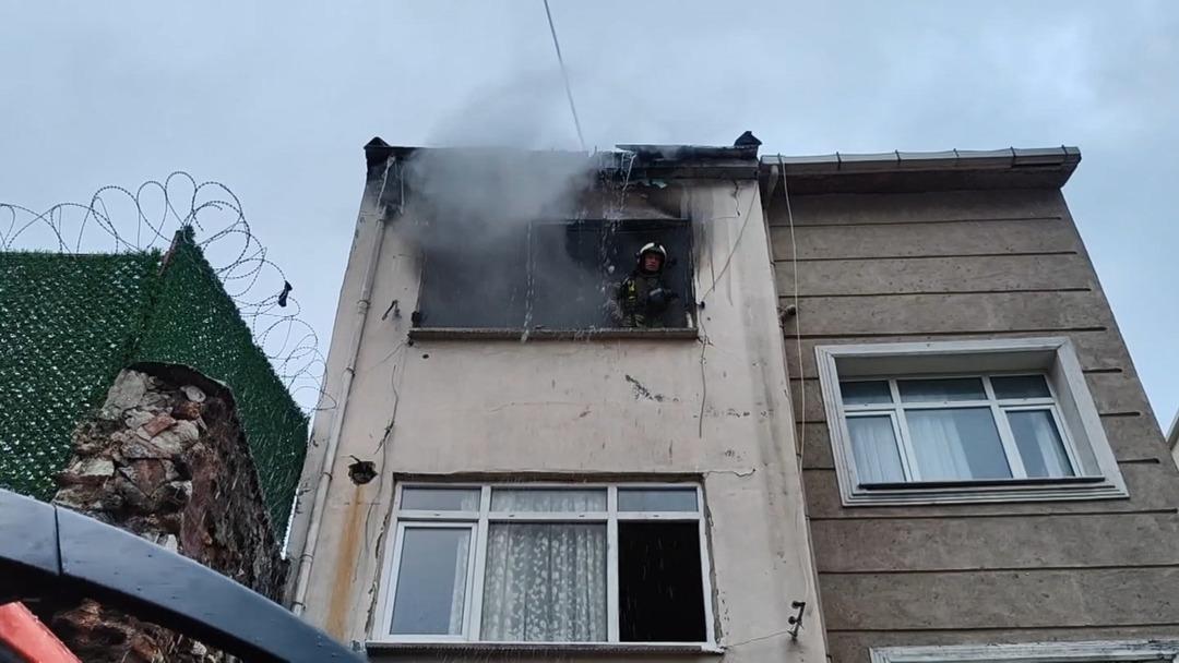 SON DAKİKA | Fatih te yangın paniği! Yaralılar var 3
