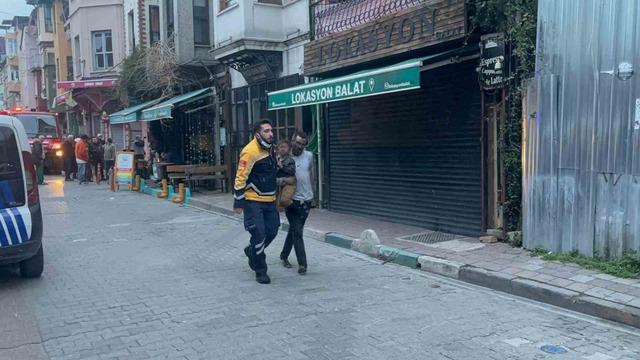 Fatih te yangın: &Ouml;l&uuml; ve yaralılar var 1