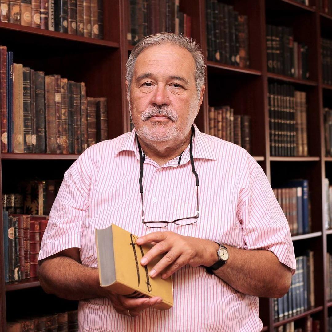 Tarihi sevdiren profes&ouml;r: İlber Ortaylı nın hayatı ve kariyeri... 7 dil, 30 bin kitap! 3