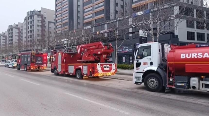 &Ouml;nce bir şubeyi sonra diğerini yaktı: Bursa'da kundak&ccedil;ı yakalandı