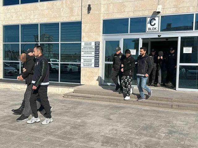 Uşak merkezli 5 ilde dolandırıcılık ve yasa dışı bahis operasyonu: 12 tutuklama 1