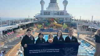 Lösemiyi yenip, gemiyle Çin ve Güney Kore'yi gezdiler