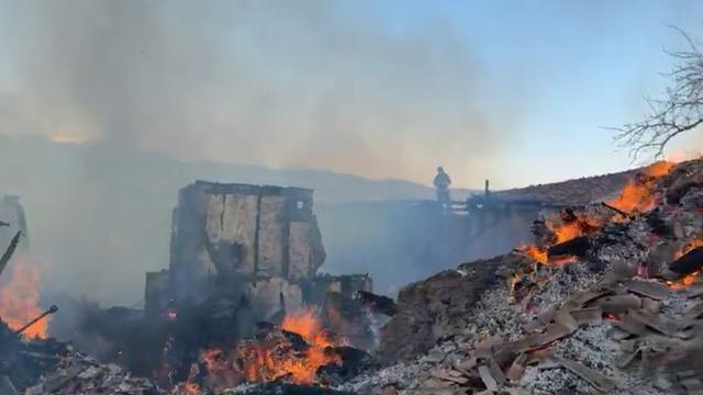 &Ccedil;orum&rsquo;da yangın; 2 ev ve 1 trakt&ouml;r kullanılamaz hale geldi 1