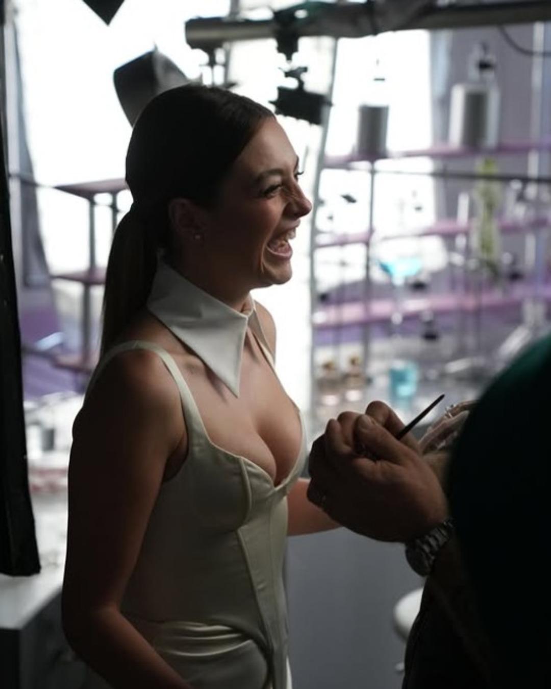 Melis Sezen  Backstage  notuyla paylaştı! Beğeni yağdı 4