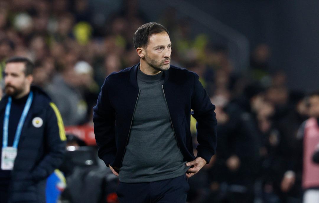 Fenerbah&ccedil;e de olağan&uuml;st&uuml; hal! Sadettin Saran acil koduyla topladı: Tedesco nun bileti kesiliyor, işte masadaki 3 efsane... 1