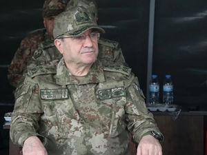 Genelkurmay Başkanı Bayraktaroğlu, Fransız mevkidaşı Mandon ile g&ouml;r&uuml;şt&uuml;