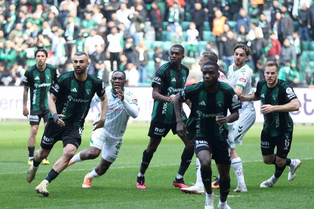 Kocaelispor&rsquo;da sezonun en d&uuml;ş&uuml;k seyirci sayısı 1