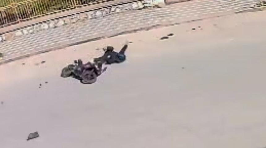 Motosiklet s&uuml;r&uuml;c&uuml;s&uuml; &ouml;l&uuml;mden d&ouml;nd&uuml;