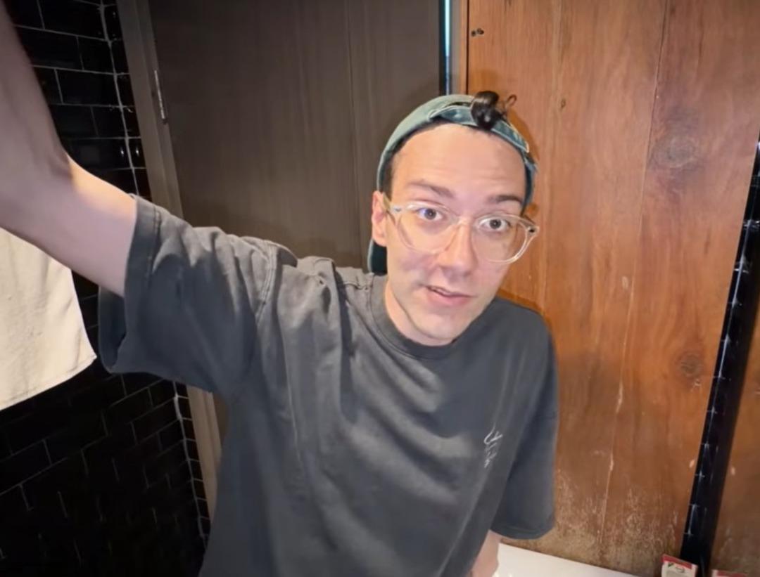 Enes Batur YouTube a geri d&ouml;nd&uuml;! Son hali g&uuml;ndem oldu! G&ouml;renler tanıyamadı 2