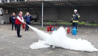 Alevlere karşı eğitim: Tarım personeli yangınla m&uuml;cadeleyi sahada &ouml;ğrendi