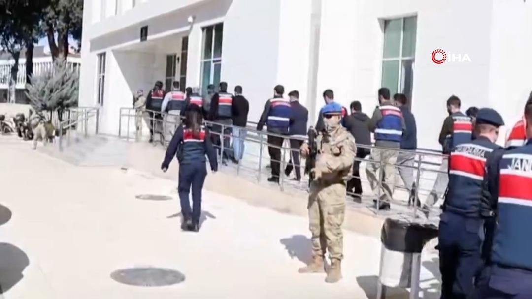 Adana merkezli 6 ilde  yasa dışı bahis  operasyonu! 2 bin 251 banka hesabına el kondu 7