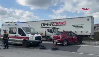 Yer: Edirne! Park halindeki TIR'a &ccedil;arpan otomobilin s&uuml;r&uuml;c&uuml;s&uuml; yaralandı