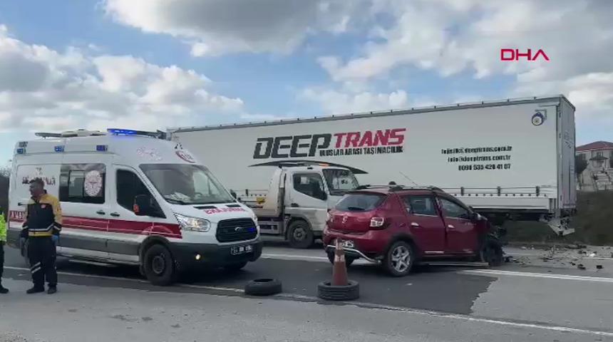 Yer: Edirne! Park halindeki TIR'a &ccedil;arpan otomobilin s&uuml;r&uuml;c&uuml;s&uuml; yaralandı