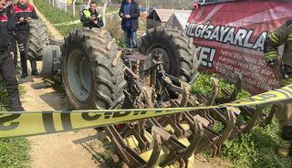 Bursa'da acı olay! Devrilen trakt&ouml;r&uuml;n altında kalan s&uuml;r&uuml;c&uuml; &ouml;ld&uuml;