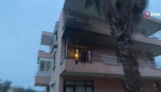Apartman dairesinde yangın: 1 kişi dumandan etkilendi