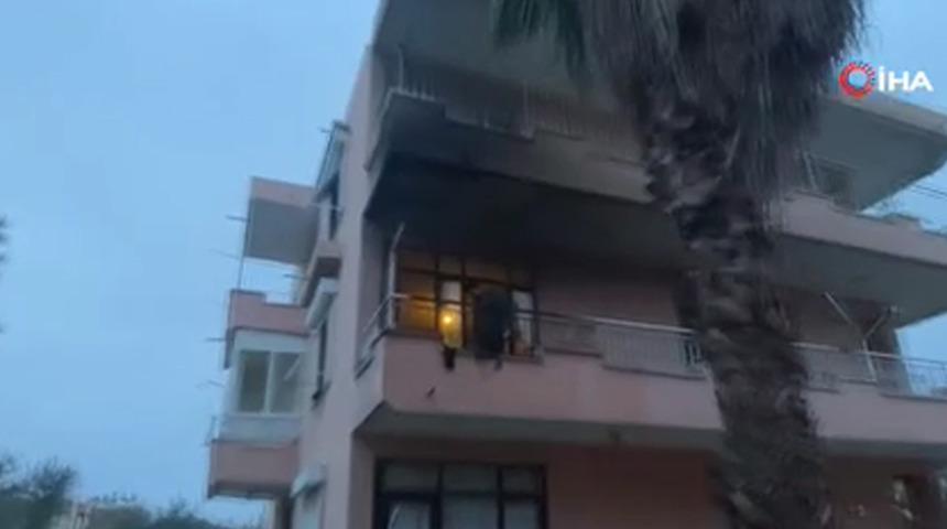 Apartman dairesinde yangın: 1 kişi dumandan etkilendi