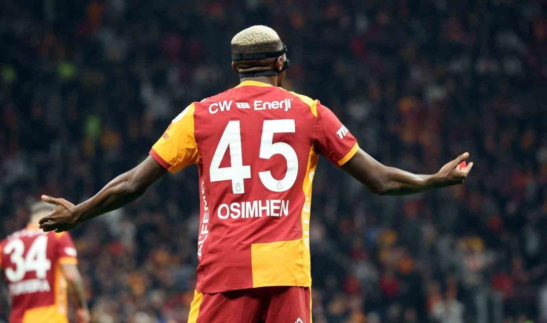 Victor Osimhen den bir rekor daha! Galatasaray ı sırtladı taşıyor... 5