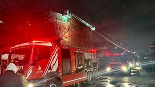 İstanbul'da altın geri dönüşüm atölyesinde çıkan yangın! Ekipler sevk edildi