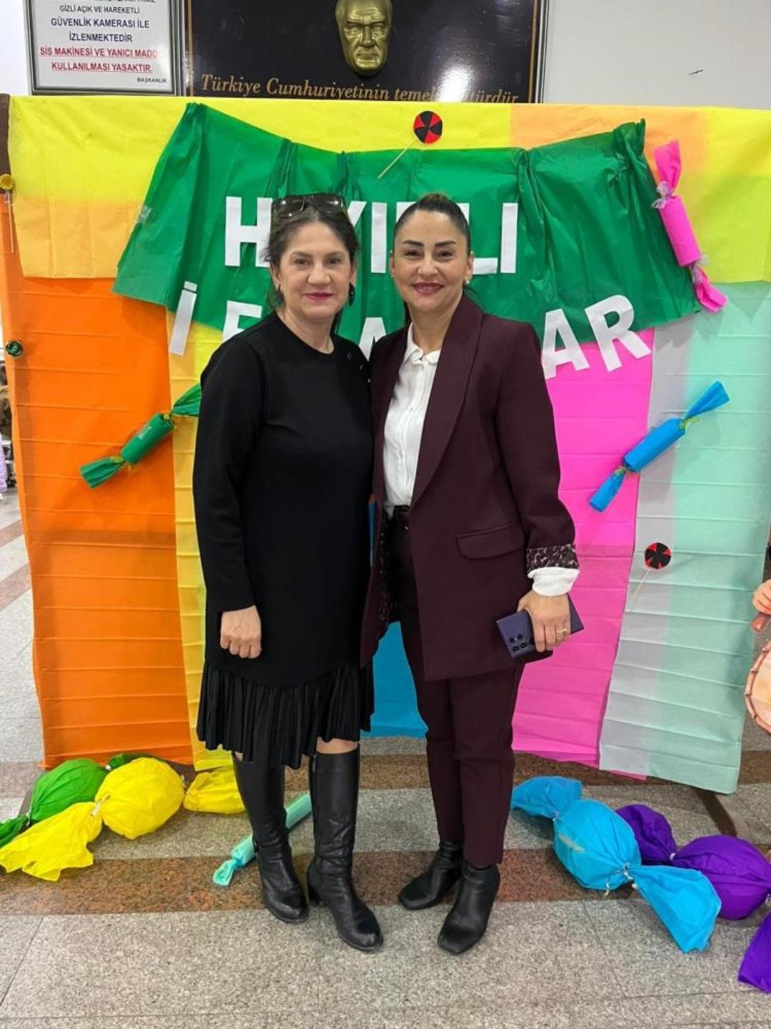 Merih Demiral&rsquo;dan ilkokul &ouml;ğretmenine jest 3